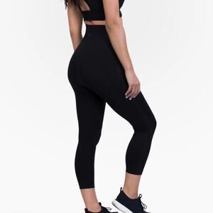 NWT Belly Bandit Mother Tucker Compression Capri Postpartum Leggings Black Sz M